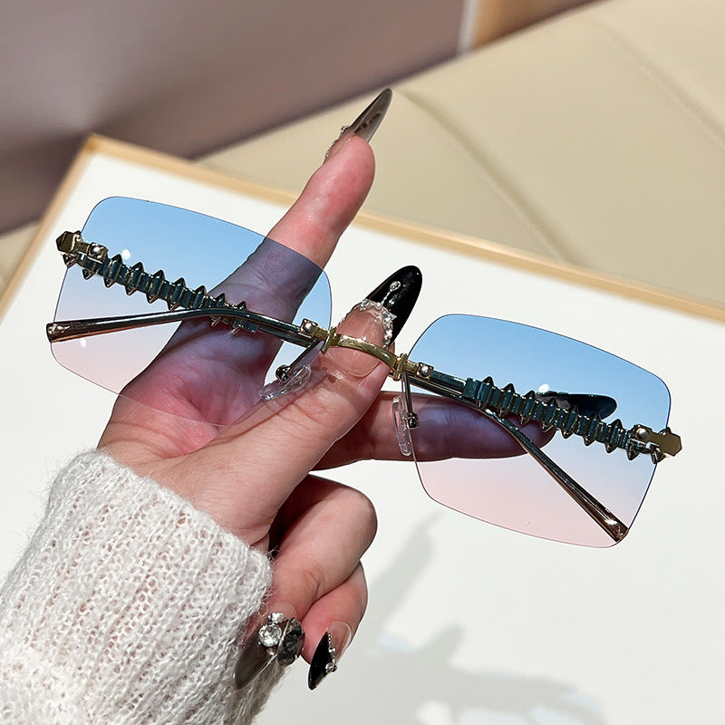 Women’s fashionable glasses Bowlift