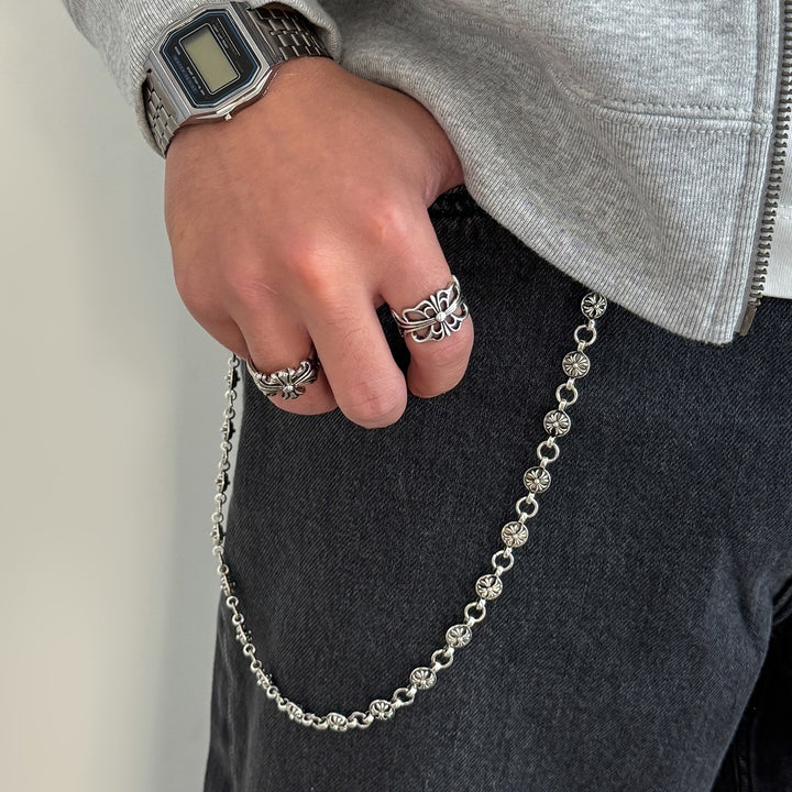 Fashionable chain necklace with glitter details Bowlift