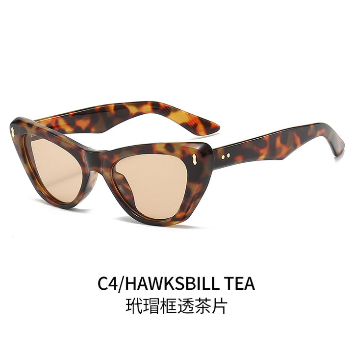 Ladies Cat-Eye Sunglasses with Elegant Accentuated Frame Bowlift