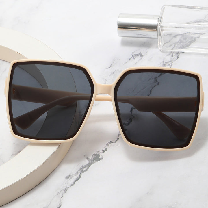 Women Oversized Sunglasses with Stylish Frame Bowlift
