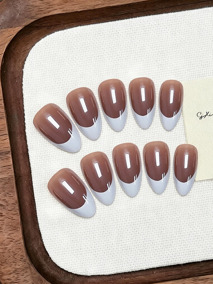 Elegant Artificial Nails with French Design Bowlift