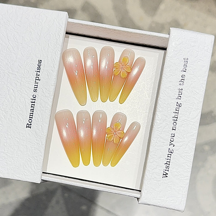 Elegant Artificial Nails with Romantic Ombre Effect Bowlift