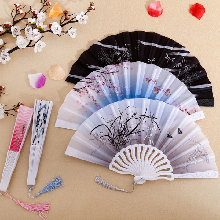 Ladies' artistically designed hand fan Bowlift