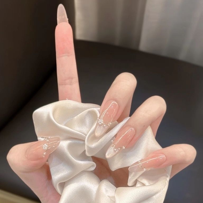 Elegant Rhinestone-Embellished Press-On Nail Tips Bowlift