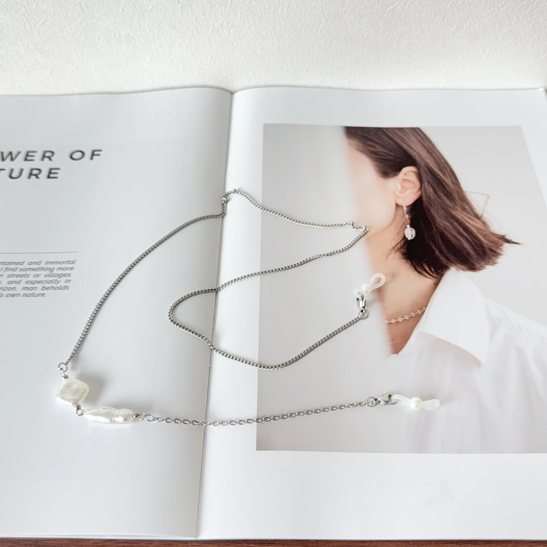 Elegant Layered Beaded Necklace Bowlift