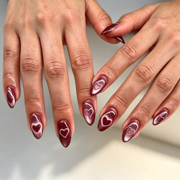 Artificial nails with luxurious heart design and shimmering finish Bowlift