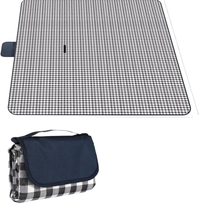Women Folding Picnic Blanket with Carrying Bag Bowlift