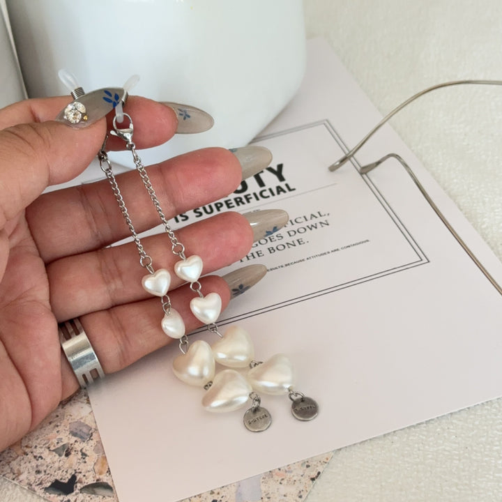 Heart-Shaped Pearl Accented Eyewear Chain Bowlift