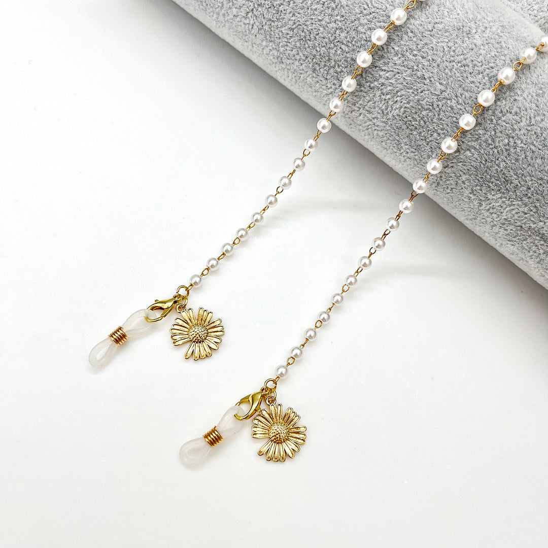 Heart-Shaped Beaded Eyewear Chain Bowlift