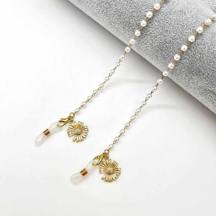 Heart-Shaped Beaded Eyewear Chain Bowlift