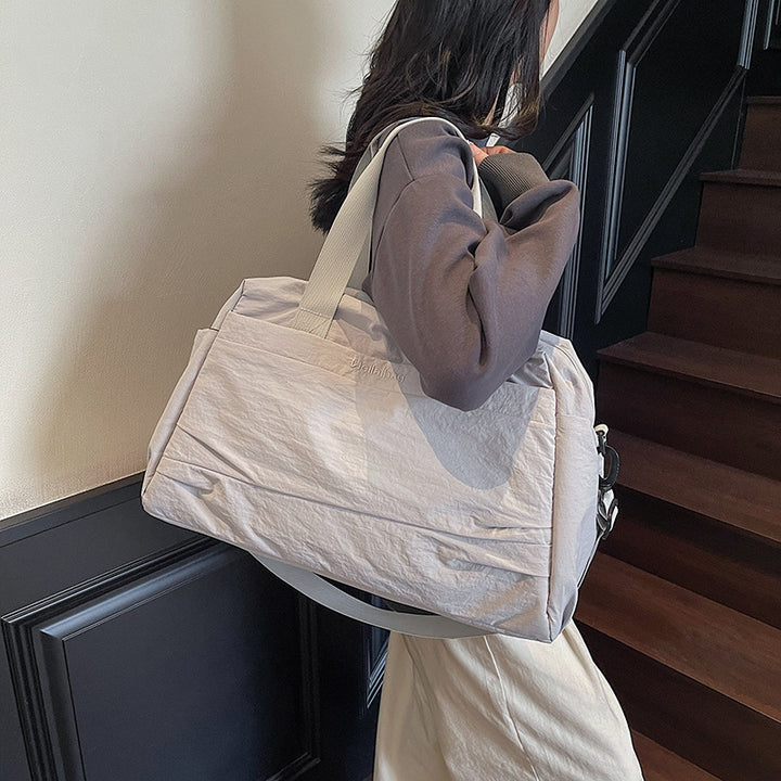 Elegant and Spacious Sports Shoulder Bag Bowlift