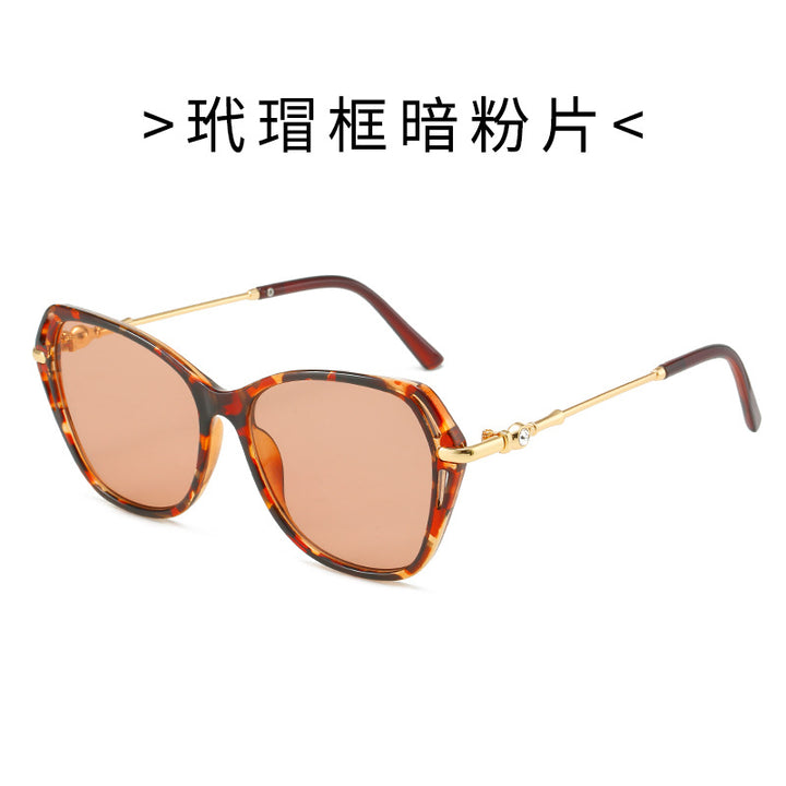 Women's fashionable Cat-Eye sunglasses with elegant metal frame Bowlift