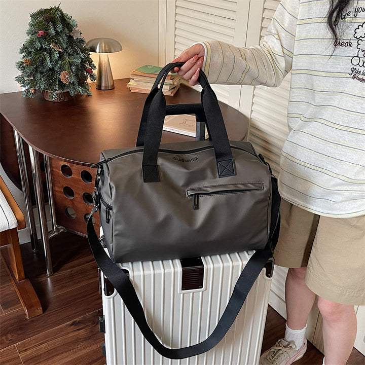 Sporty Duffel Bag with Additional Compartments Bowlift