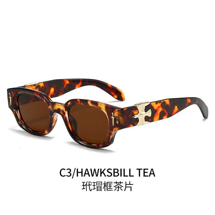 Women's fashionable sunglasses in exclusive tortoiseshell design with elegant metallic accents Bowlift