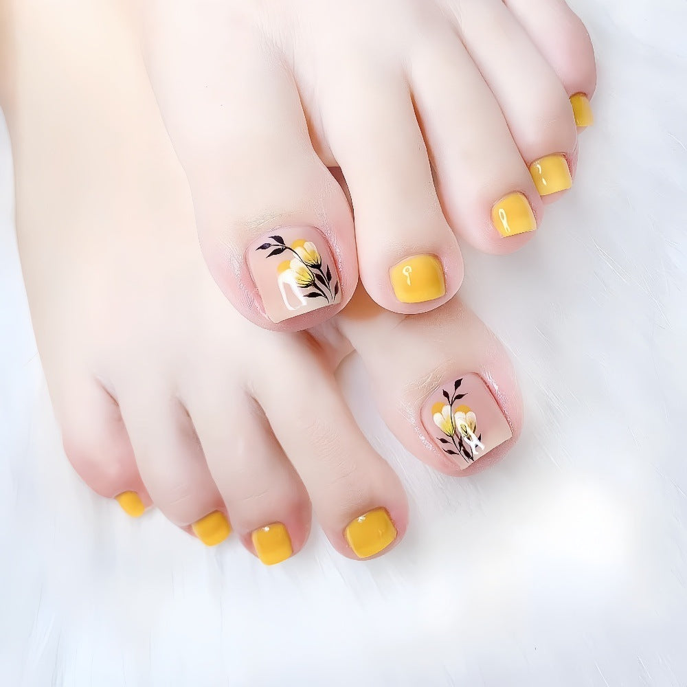 Artificial nails in floral design with accessories Bowlift