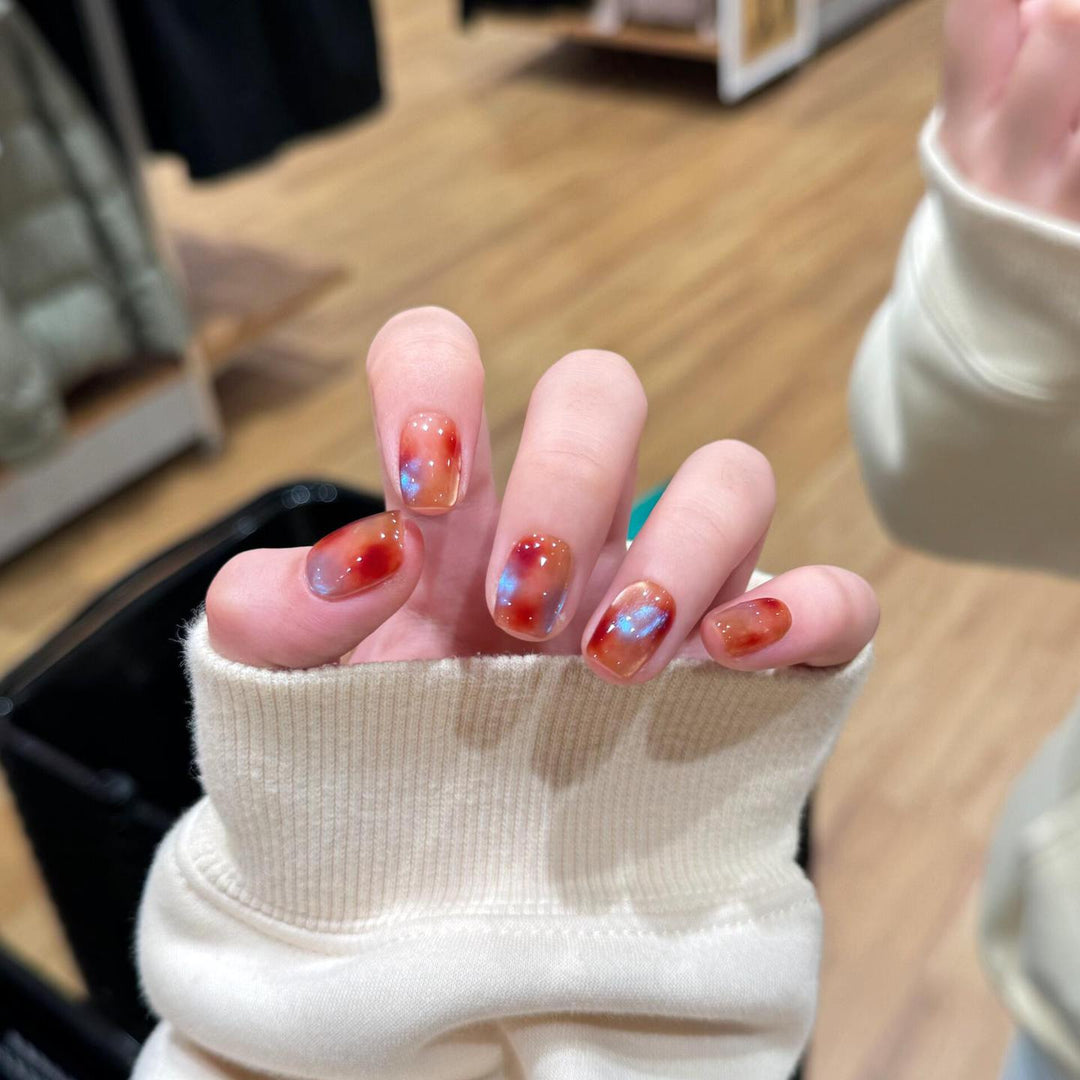 Artificial nails with shimmering galaxy patterns Bowlift