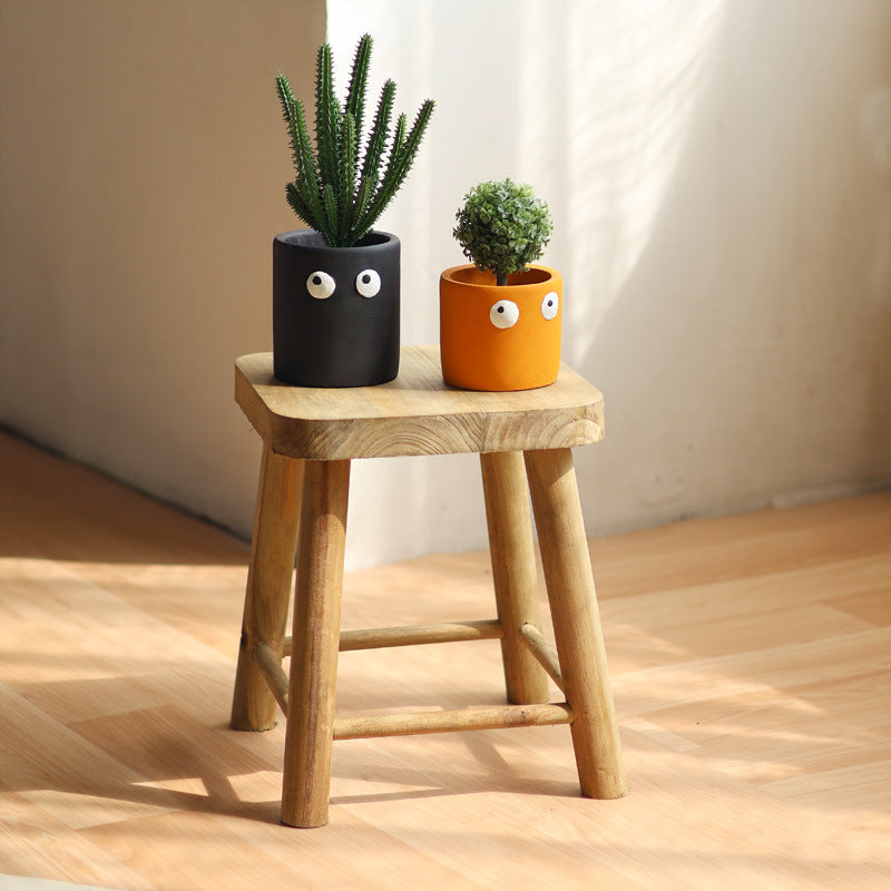 Handcrafted wooden stool Bowlift