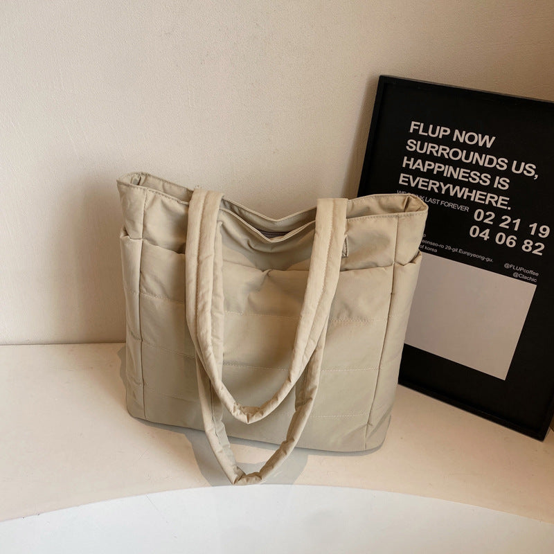 Elegant and Modern Tote Bag Bowlift
