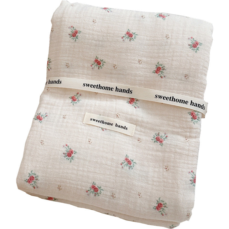 Unisex cuddly muslin blanket with elegant floral pattern Bowlift