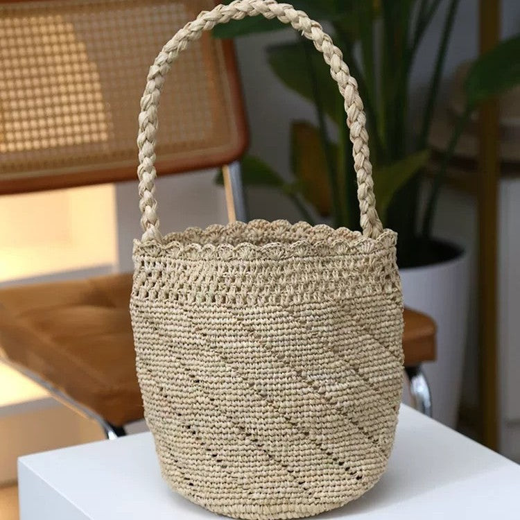 Handmade basket bag with unique weaving Bowlift