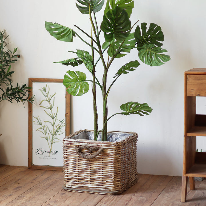 Storage basket with handcrafted details Bowlift