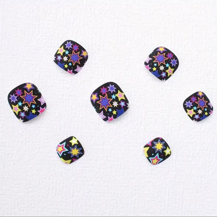 Nail art set with colorful star pattern Bowlift