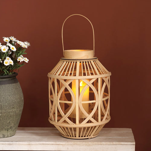 Handcrafted lantern made of rattan Bowlift