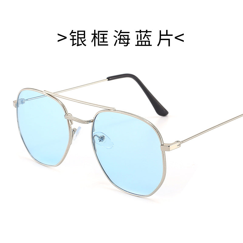 Ladies sunglasses with oval frame and protective gradient lens Bowlift