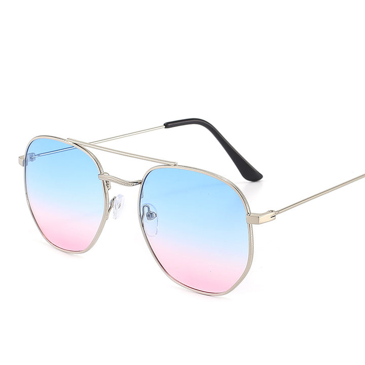 Ladies sunglasses with oval frame and protective gradient lens Bowlift