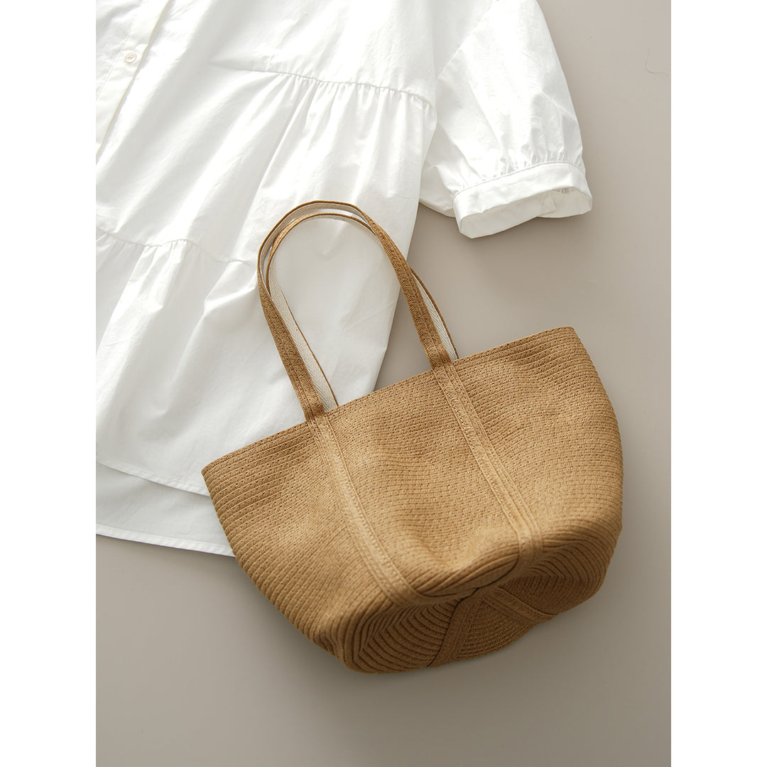 Spacious shopping bag with structured design Bowlift