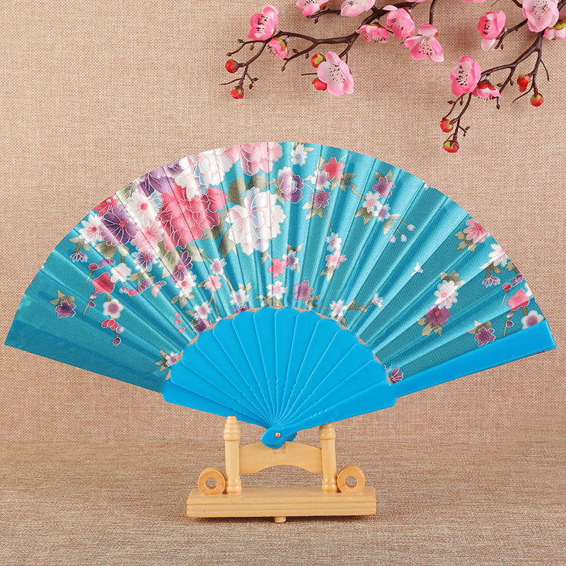 Ladies decorative fan Bowlift
