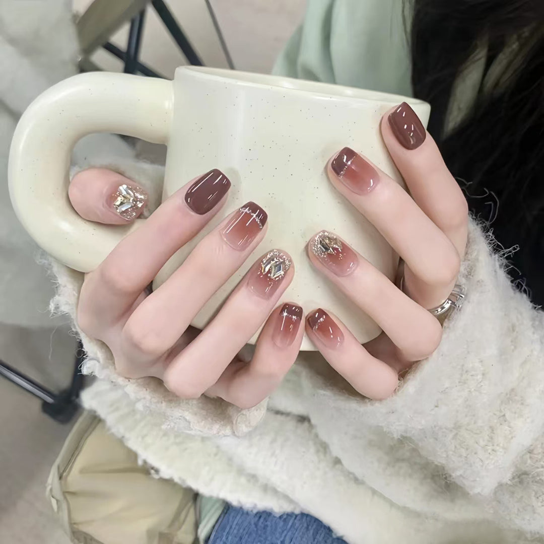 Elegant Foil and Floral Press-On Nail Set Bowlift