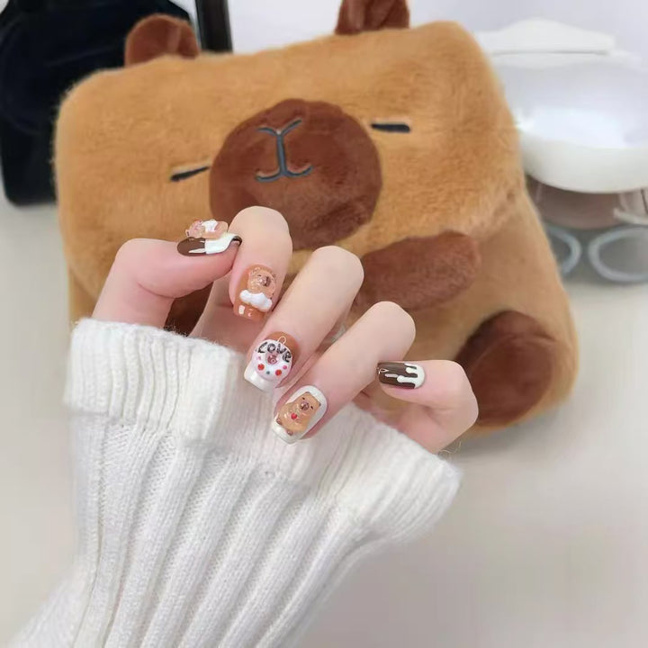 Playful art fake nails with animal motifs Bowlift