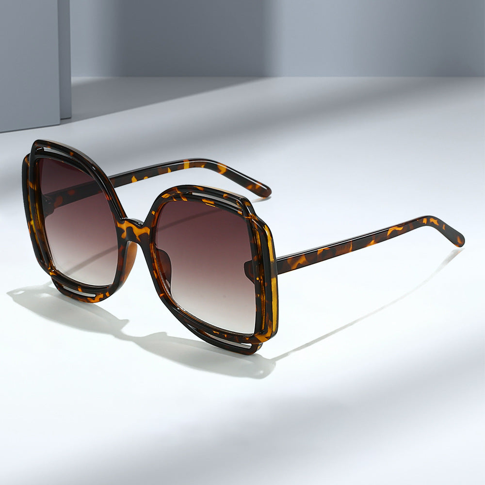 Ladies Fashion Sunglasses with Modern Frame Bowlift