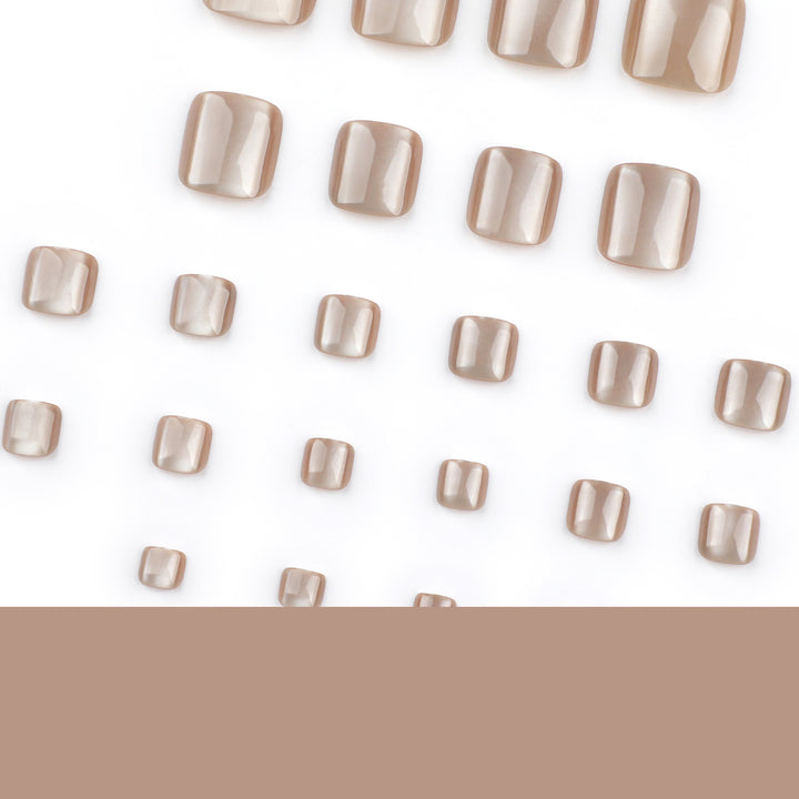 Artful toenail design with glossy accents Bowlift