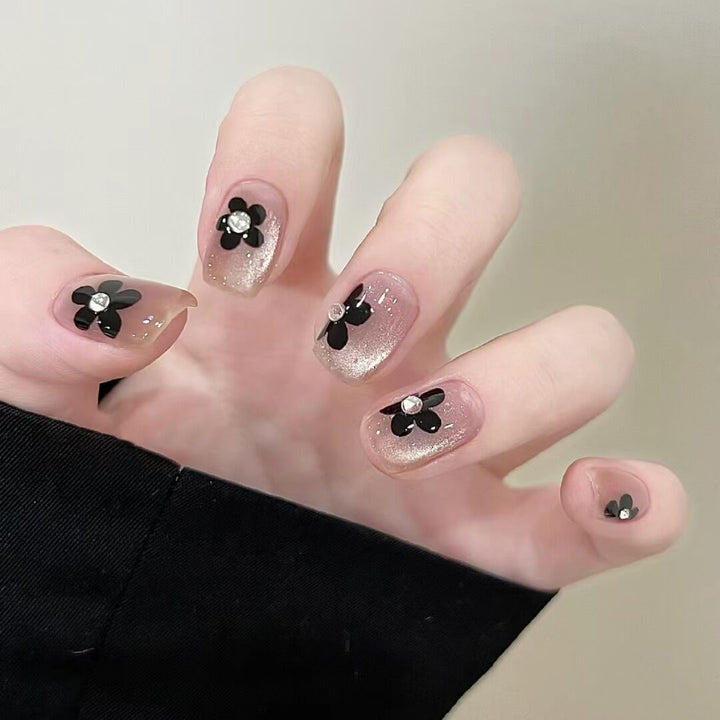 Elegant Foil and Floral Press-On Nail Set Bowlift