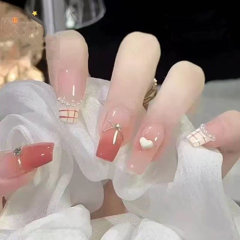 Glamorous artificial nails with rhinestone details Bowlift