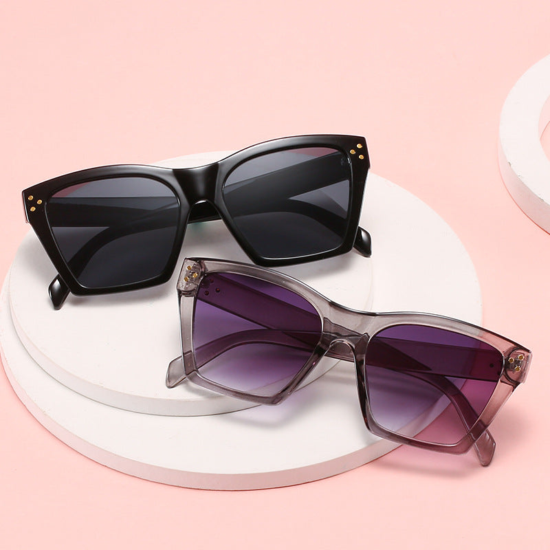 Ladies large fashionable sunglasses Bowlift