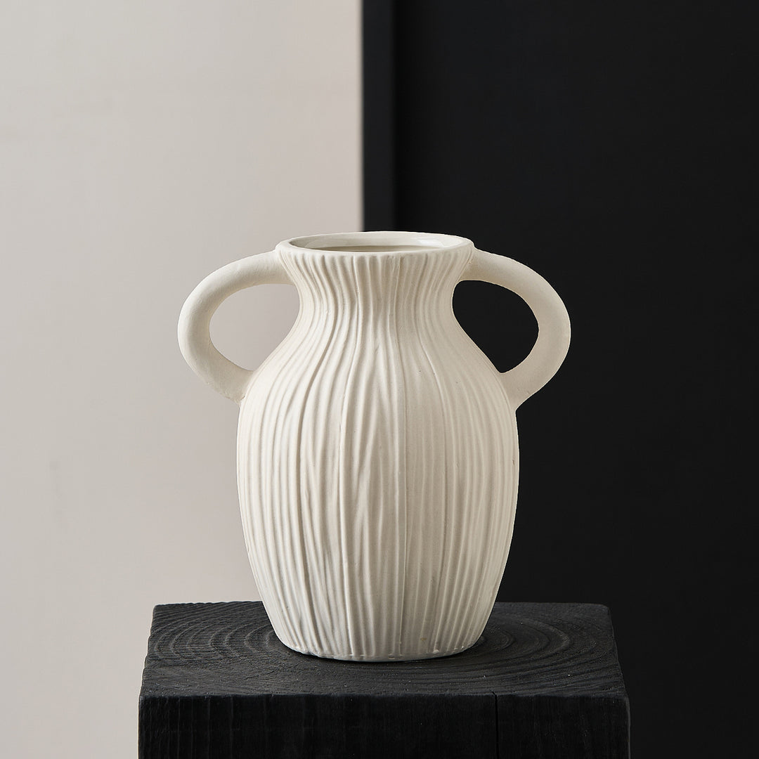 Decorative ceramic vase with artistic ribbed pattern Bowlift
