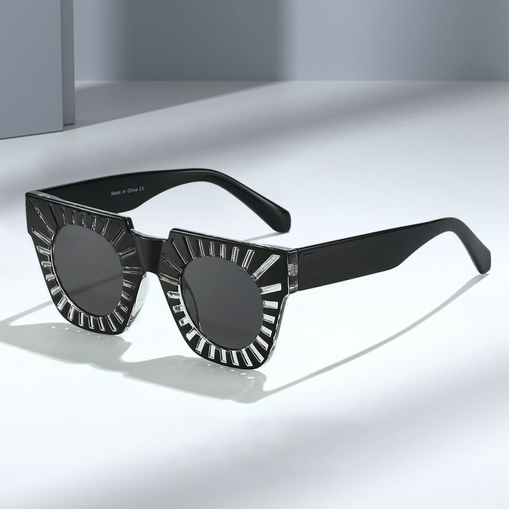 Ladies Fashion Sunglasses with Creative Geometric Frame Bowlift