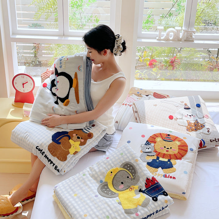 Women's cuddly blanket with cute bear design Bowlift