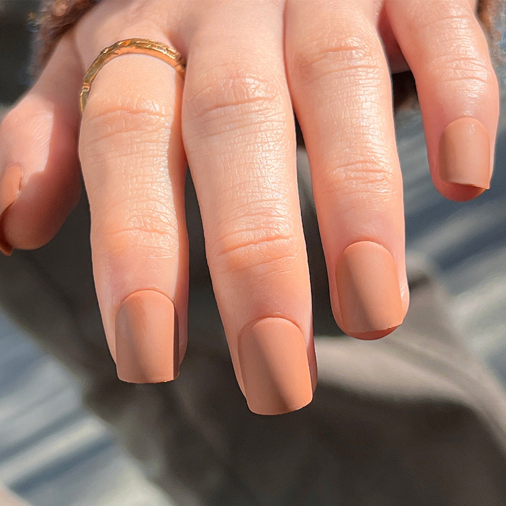 Artificial nail art with matte finish Bowlift