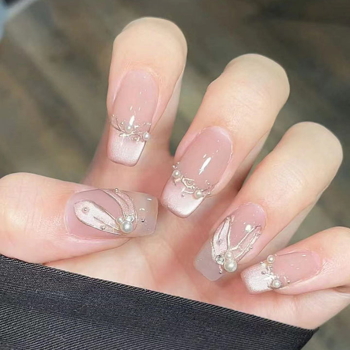 Decorative Press-On Nail Set with Pearl Accents Bowlift