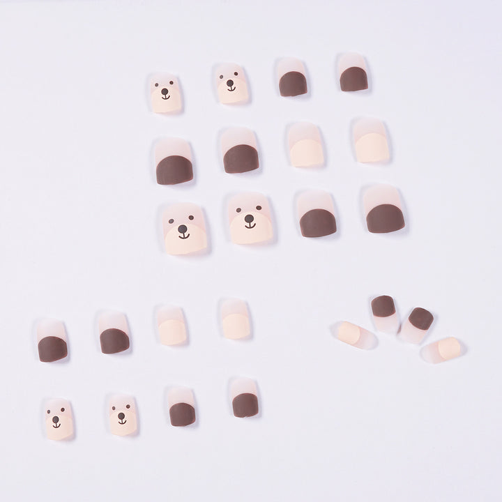 Cute nail art with bear motifs Bowlift
