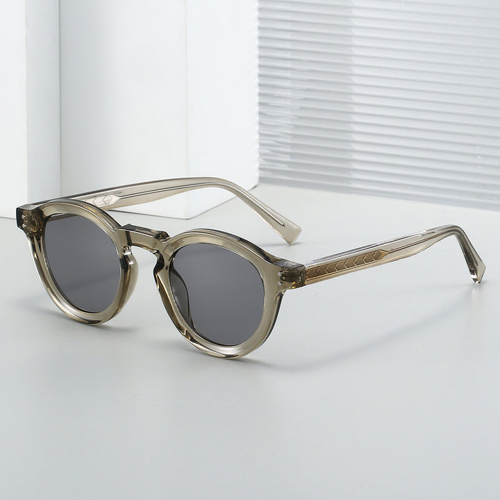 Ladies fashionable sunglasses in a stylish round design by Bowlift