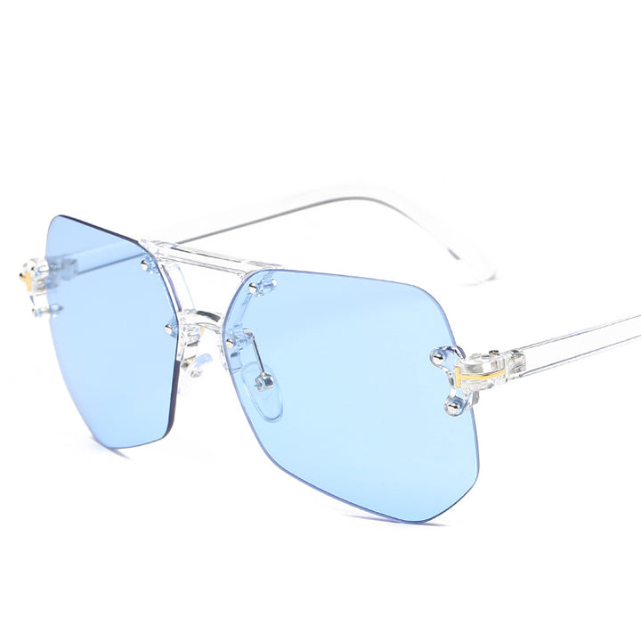 Ladies' Fashion Sunglasses in Futuristic Design Bowlift