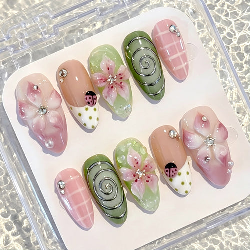 Artistic Floral Design Press-On Nail Set Bowlift