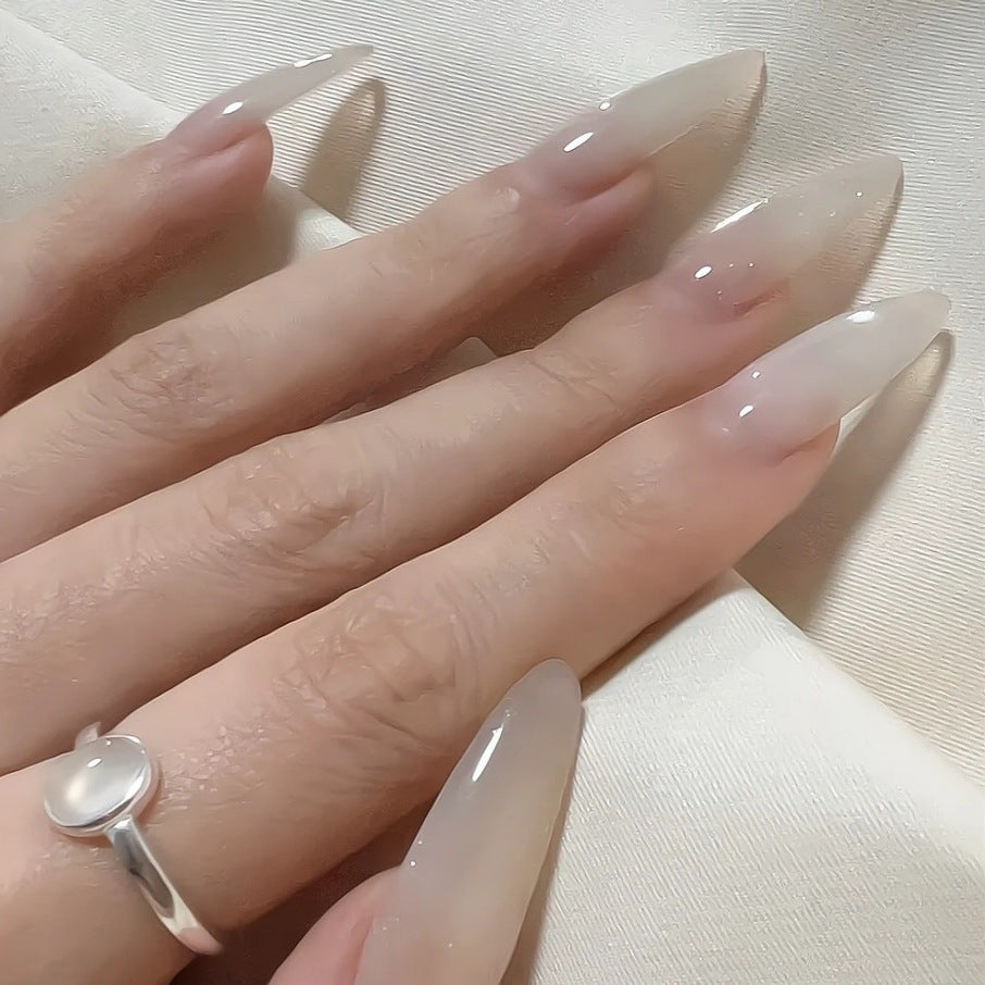 Elegant artificial nails with ombre effect Bowlift