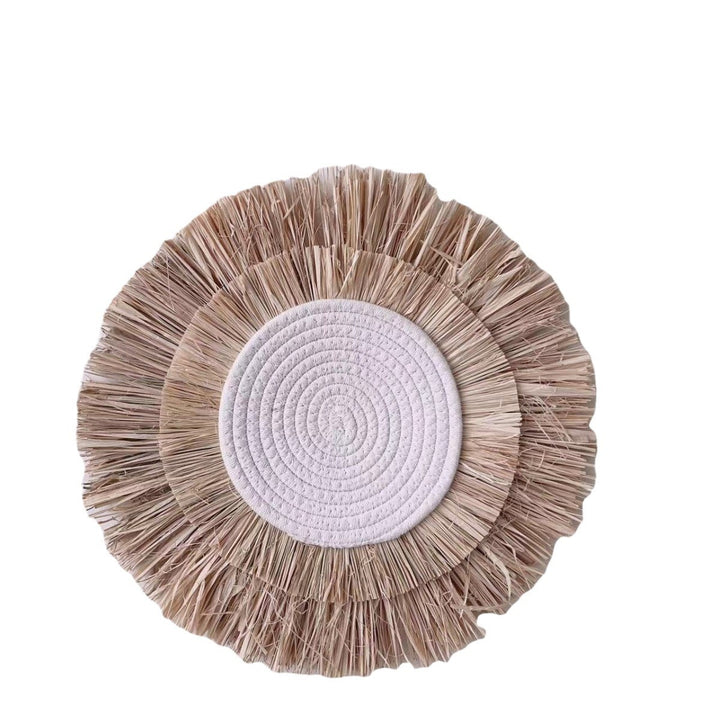 Decorative wall decoration with synthetic fiber and wooden beads Bowlift