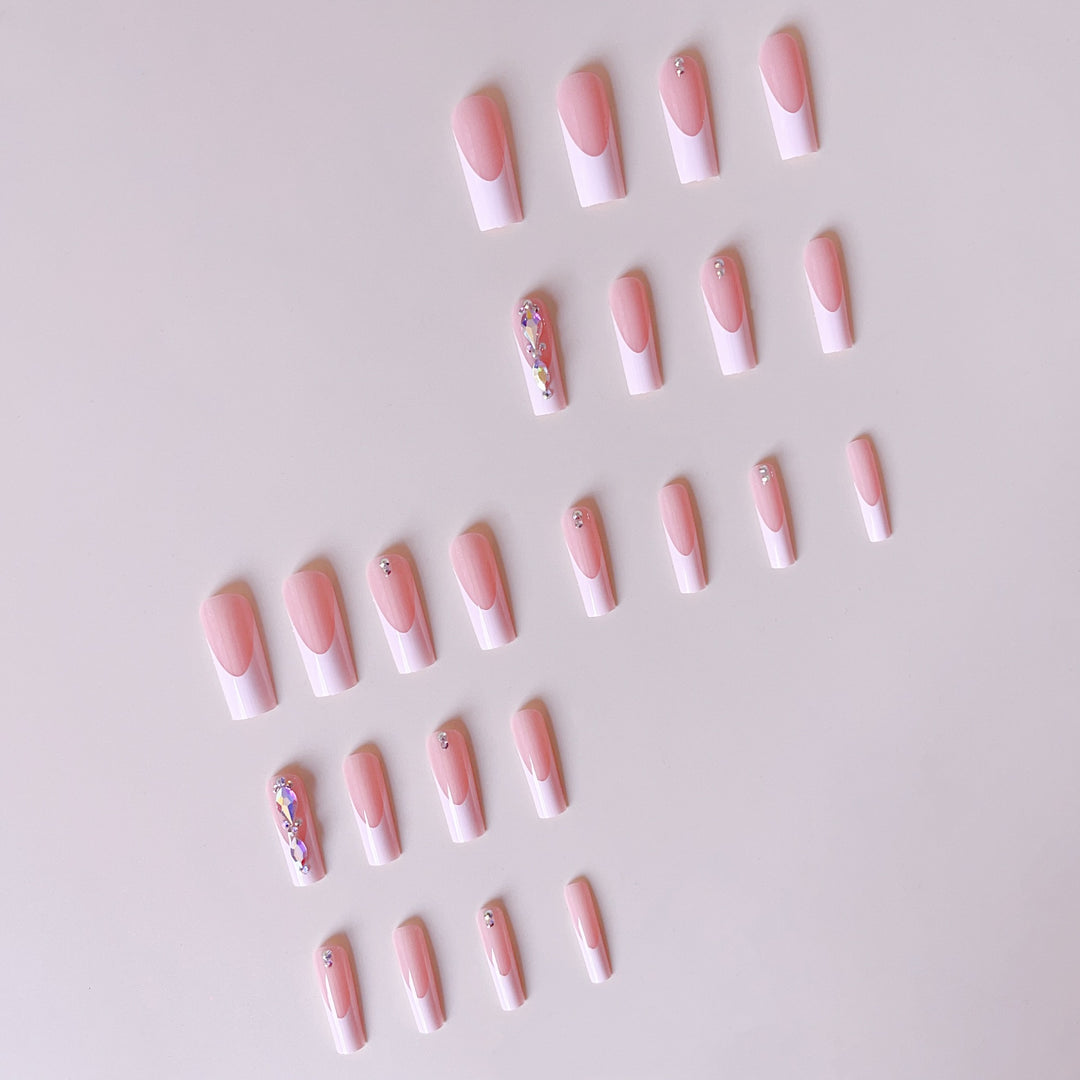 Glamorous Art Nails Bowlift
